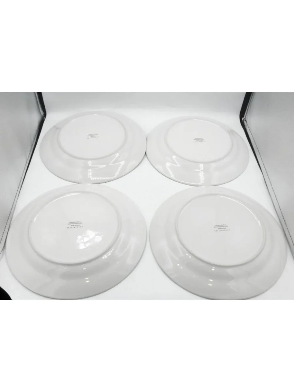 Nostalgic Santa Pottery Barn 10-1/2 Inch Dinner Plates Set of 4 Pattern PBANOS